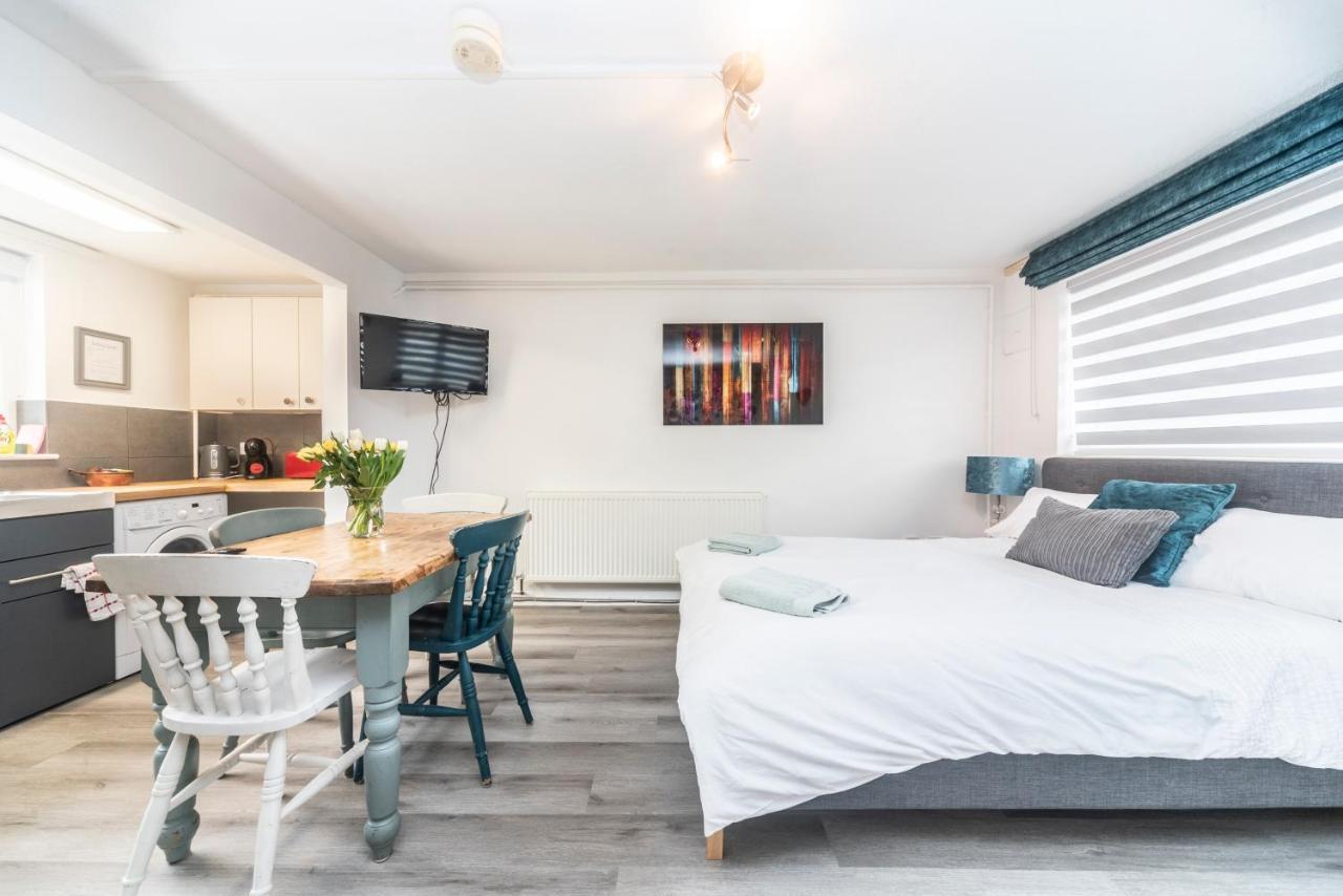 10 Boutique Studio Apartment Near Tube - Quiet Location Little Missenden 外观 照片